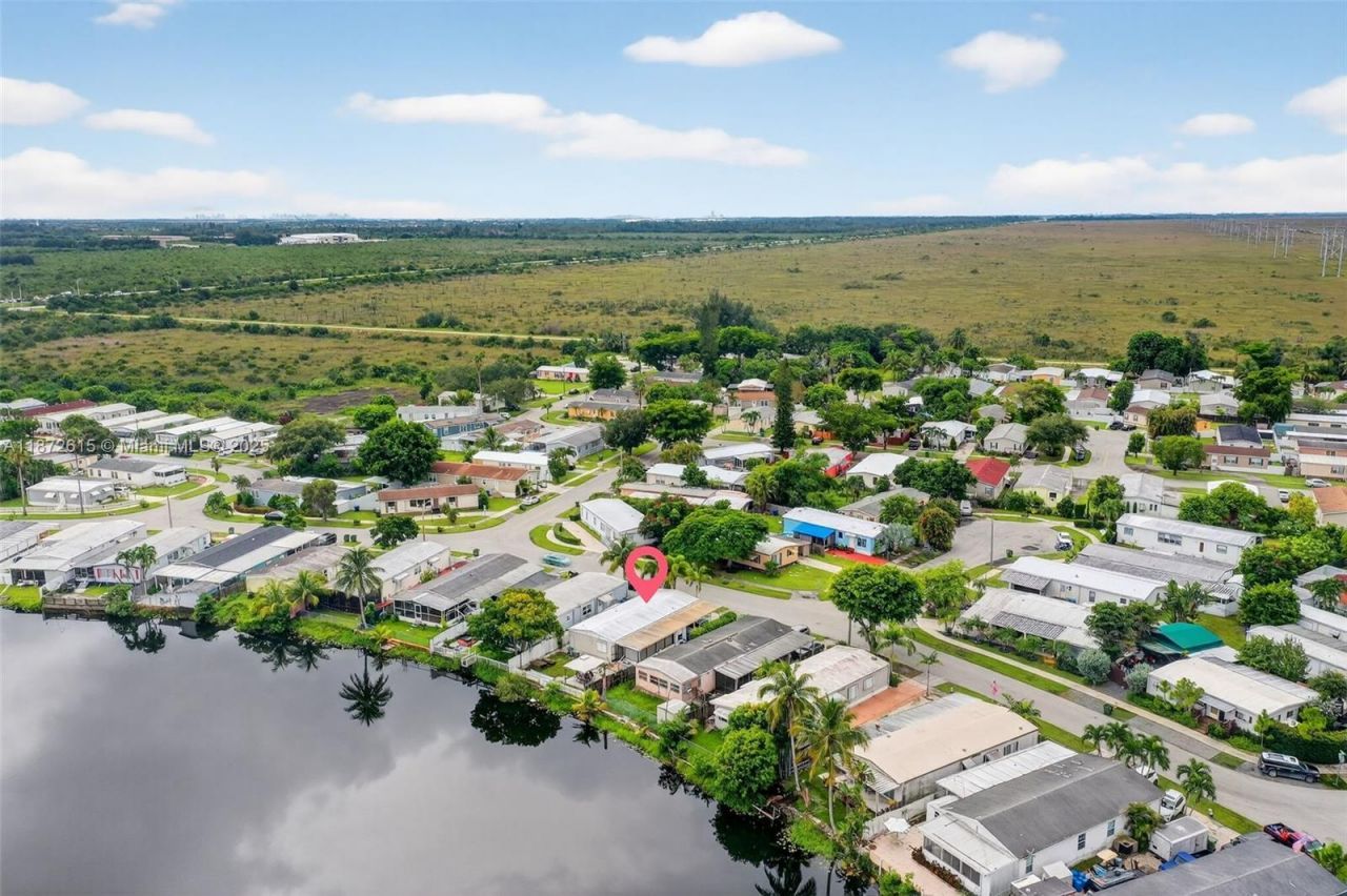 21831 S Heritage Cir, Pembroke Pines, FL 33029 Photo