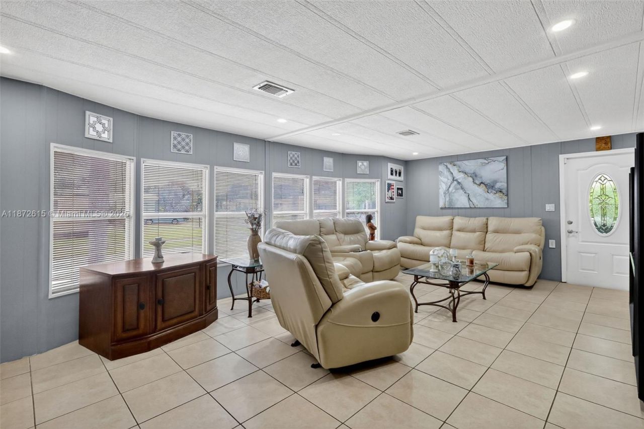 21831 S Heritage Cir, Pembroke Pines, FL 33029 Photo