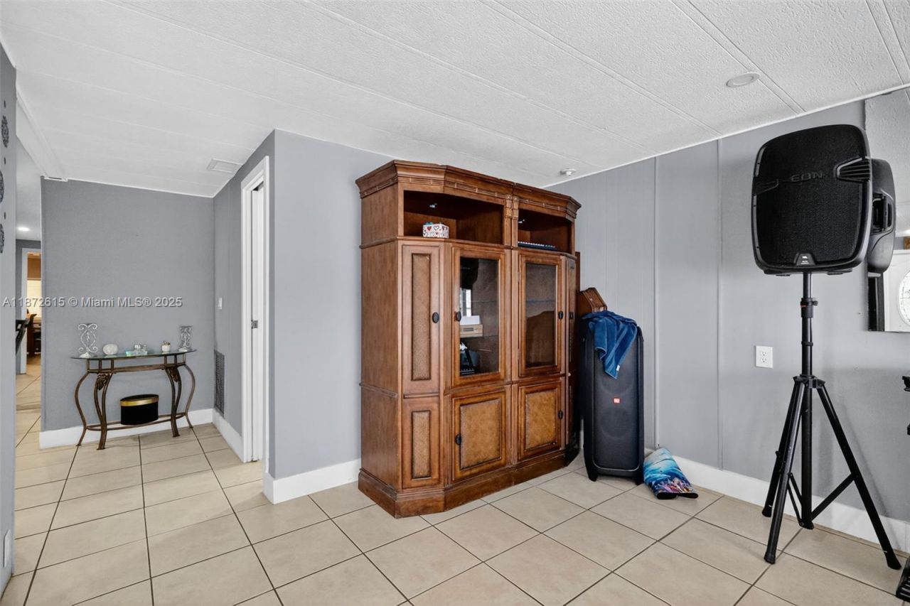 21831 S Heritage Cir, Pembroke Pines, FL 33029 Photo