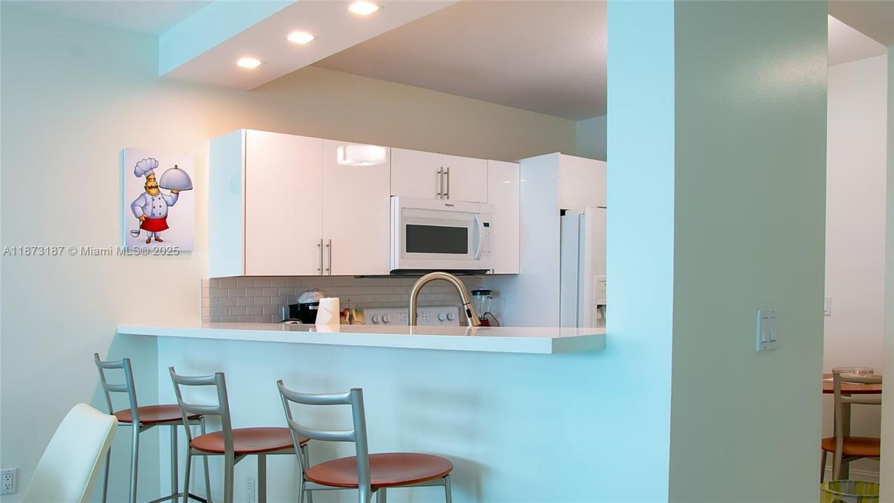 18100 N Bay Rd, Unit 906, Sunny Isles Beach, FL 33160 Photo