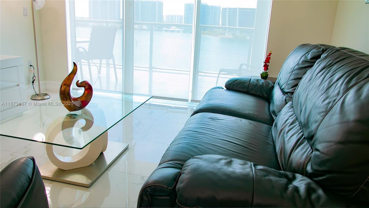 18100 N Bay Rd, Unit 906, Sunny Isles Beach, FL 33160 Photo