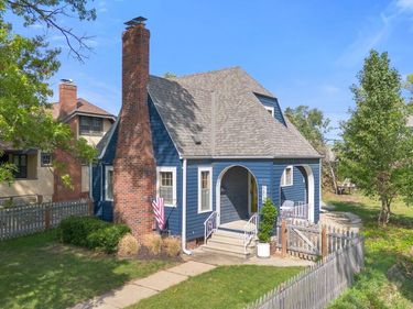 5810 Woolworth Avenue, Omaha, NE 68106