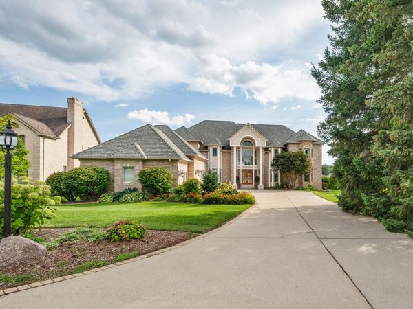 459 Surrey Hill Lane, Valparaiso, IN 46385