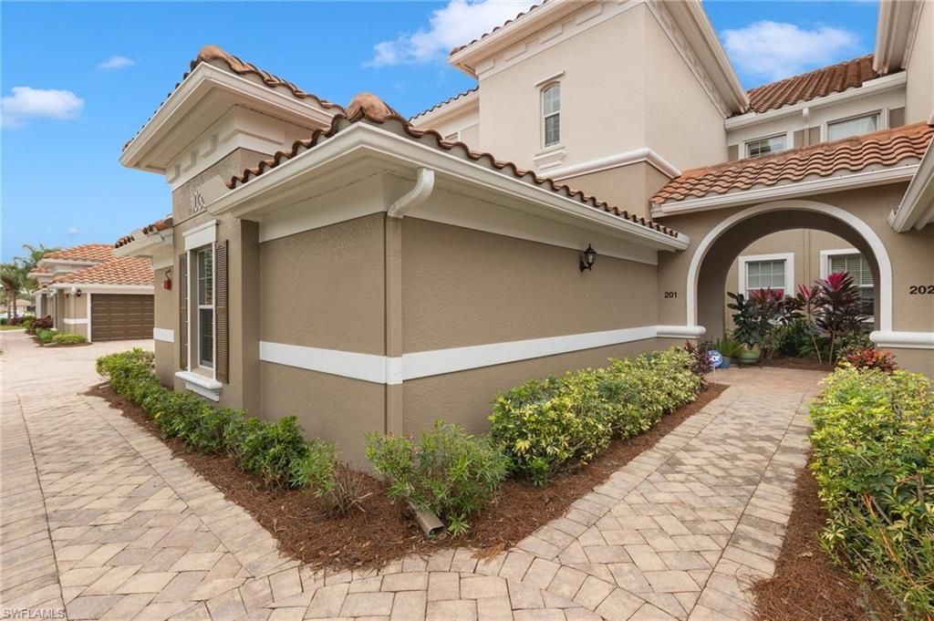 10351 Glastonbury Cir, Unit 201, Fort Myers, FL 33913 Photo
