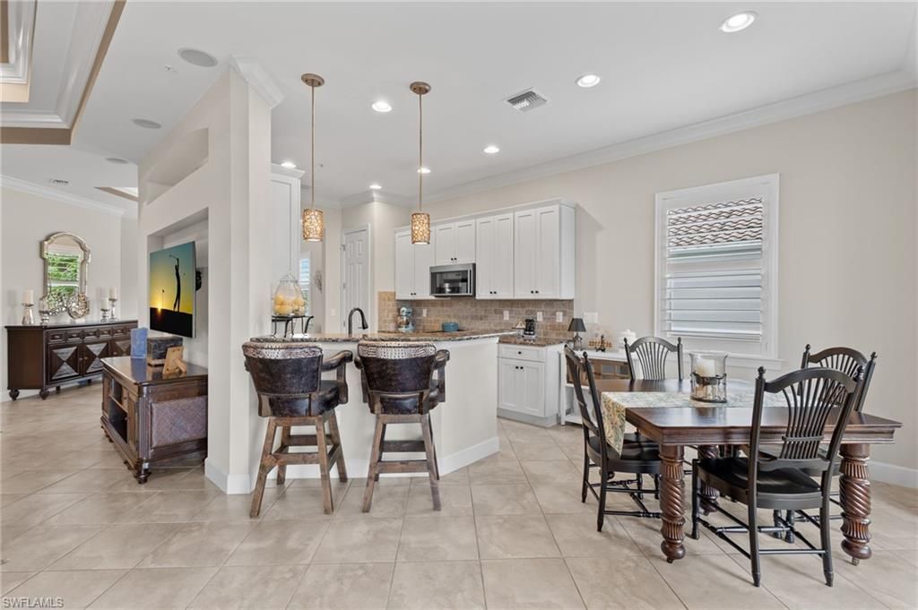 10351 Glastonbury Cir, Unit 201, Fort Myers, FL 33913 Photo