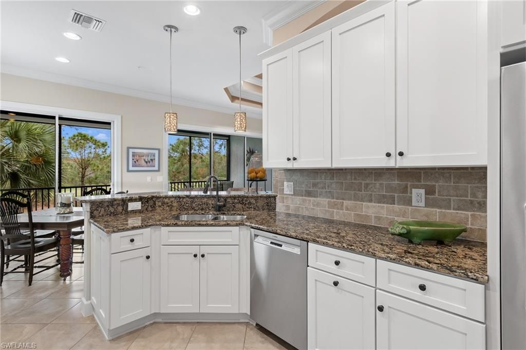 10351 Glastonbury Cir, Unit 201, Fort Myers, FL 33913 Photo