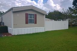 1049 Colonial Ln. photo 4