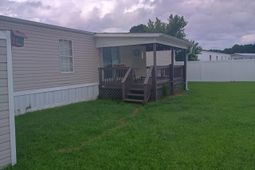 1049 Colonial Ln. photo 4