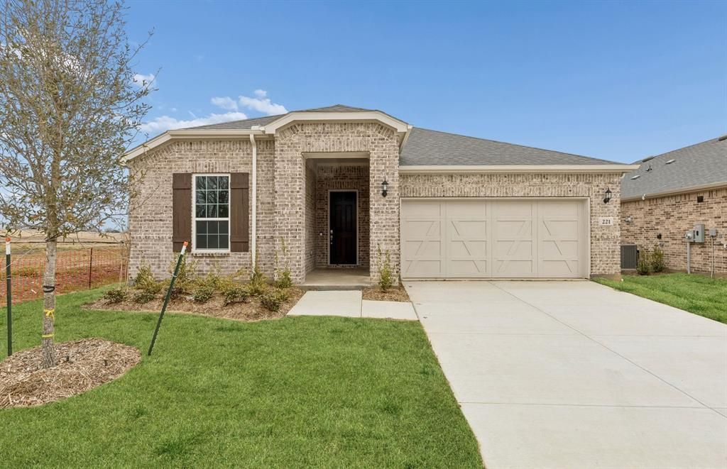 221 Cloverdale Lane, McKinney, TX 75071 Main Photo