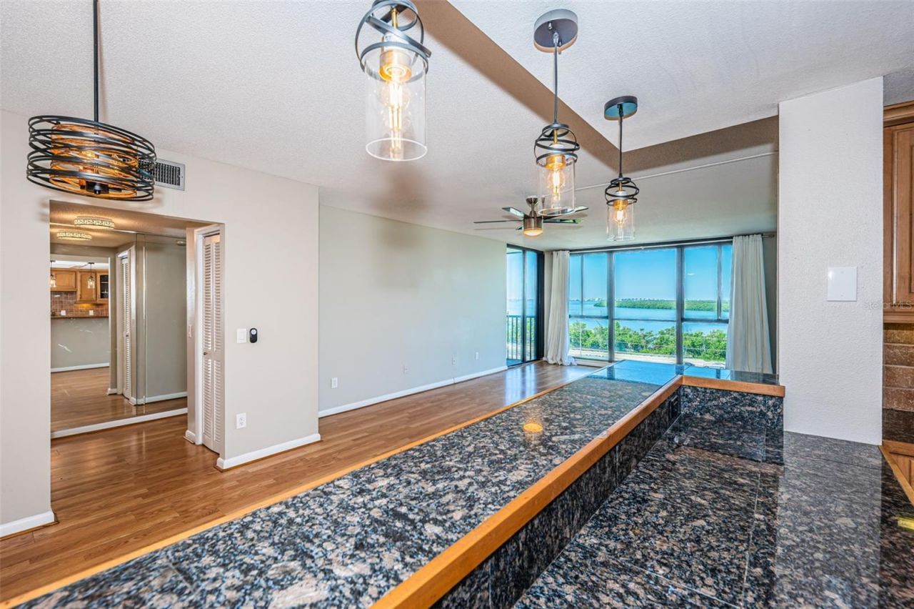 7100 Sunshine Skyway Lane S, Unit 608, Saint Petersburg, FL 33711 Photo