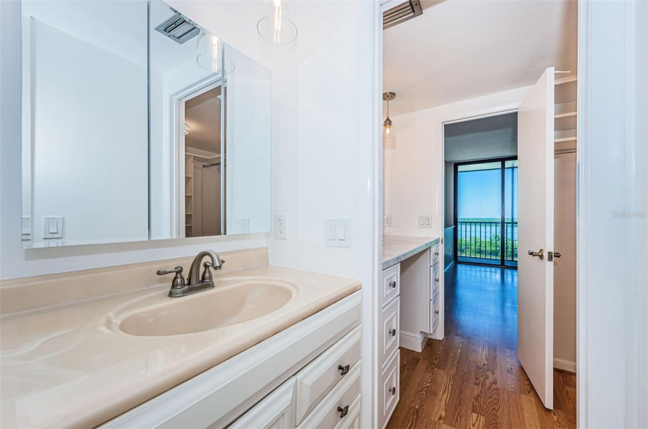 7100 Sunshine Skyway Lane S, Unit 608, Saint Petersburg, FL 33711 Photo