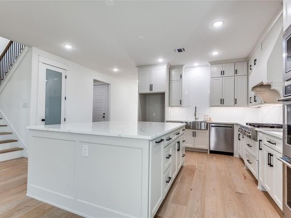 99 Kay Lane, Westworth Village, TX 76114
