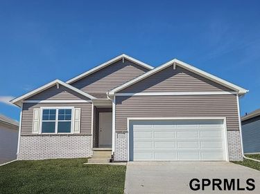 8918 N 167 Street, Bennington, NE 68007