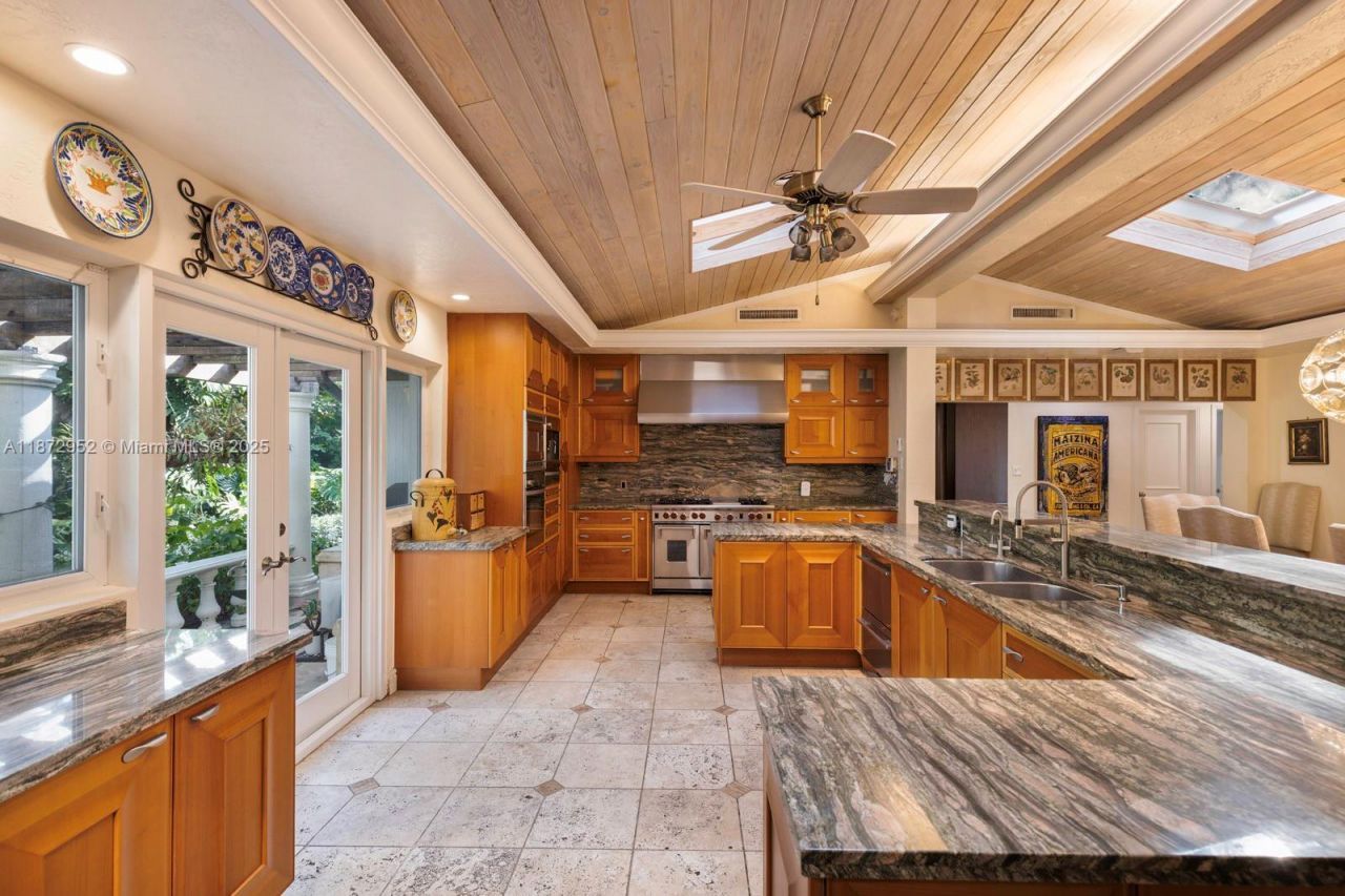 10100 Lakeside Dr, Coral Gables, FL 33156 Photo