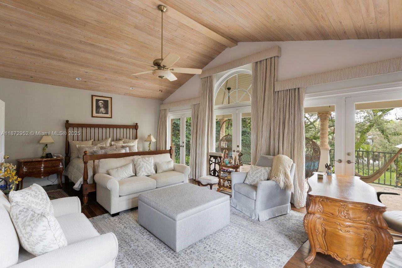 10100 Lakeside Dr, Coral Gables, FL 33156 Photo