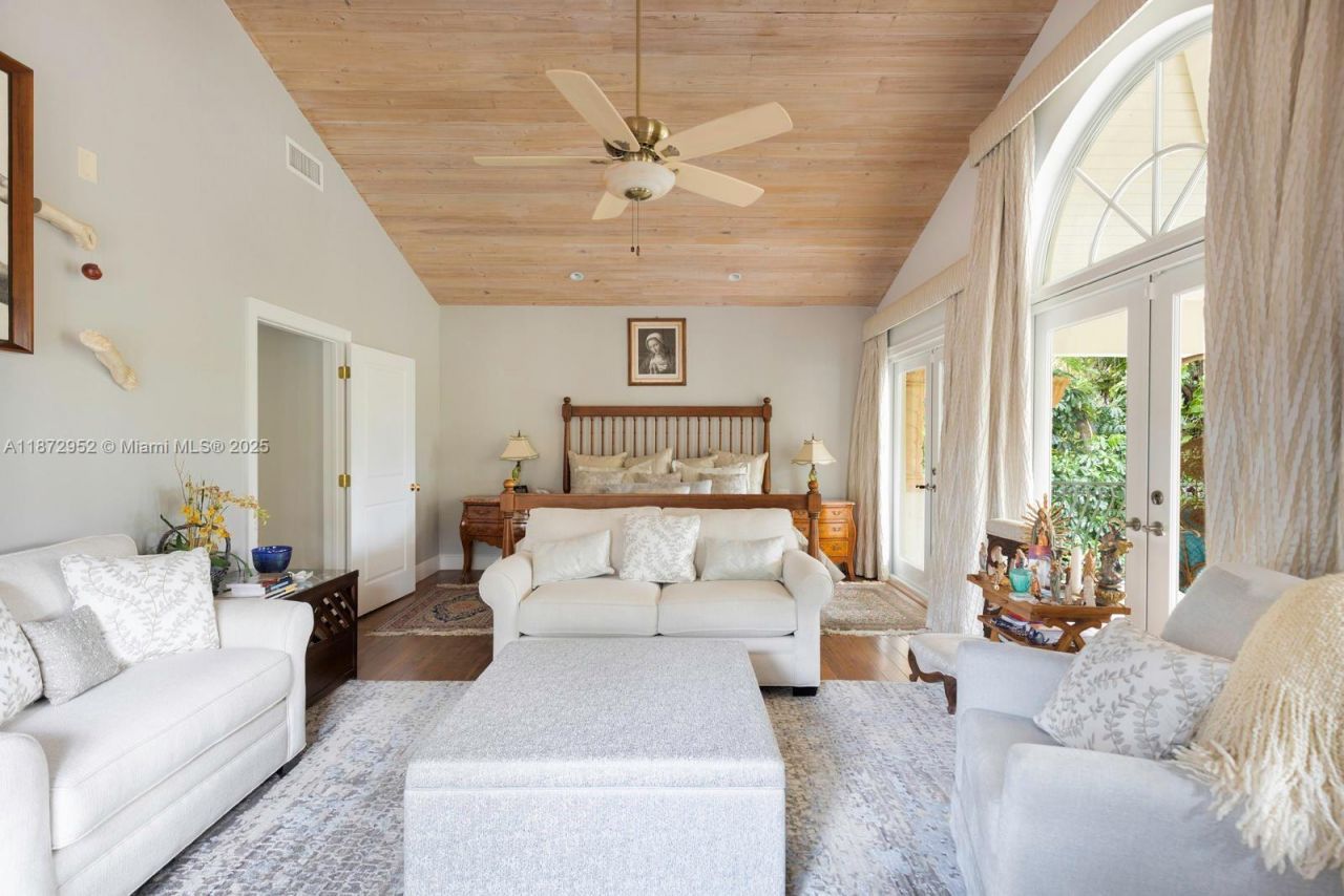 10100 Lakeside Dr, Coral Gables, FL 33156 Photo