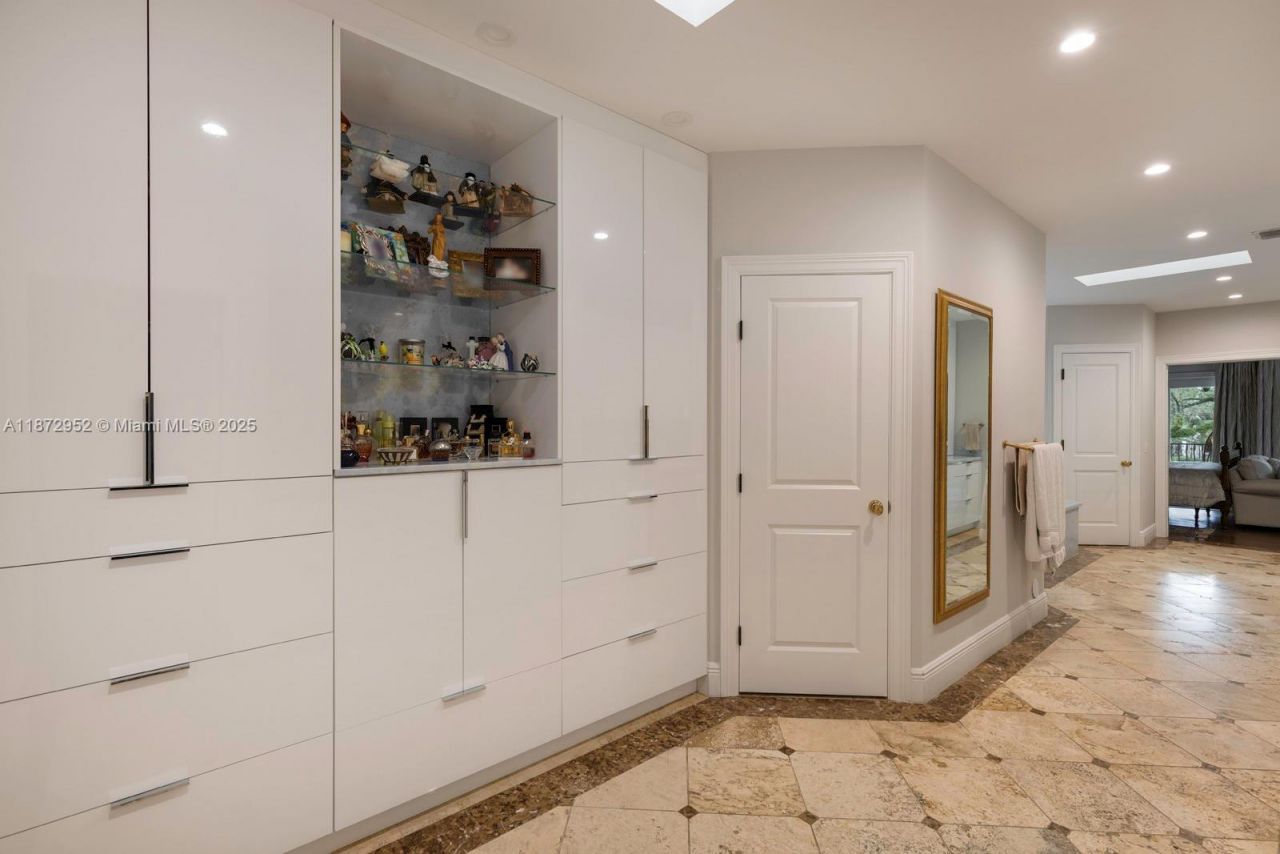 10100 Lakeside Dr, Coral Gables, FL 33156 Photo