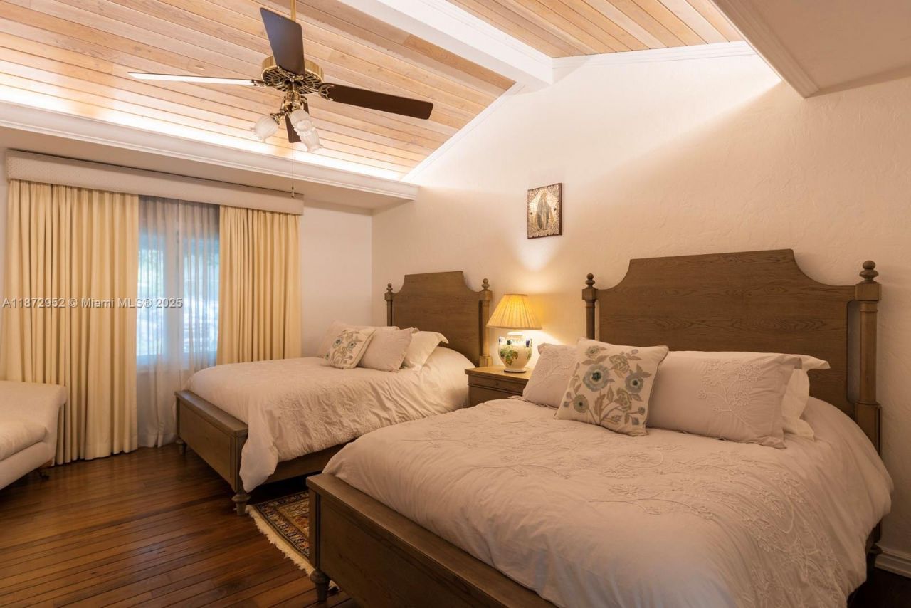 10100 Lakeside Dr, Coral Gables, FL 33156 Photo