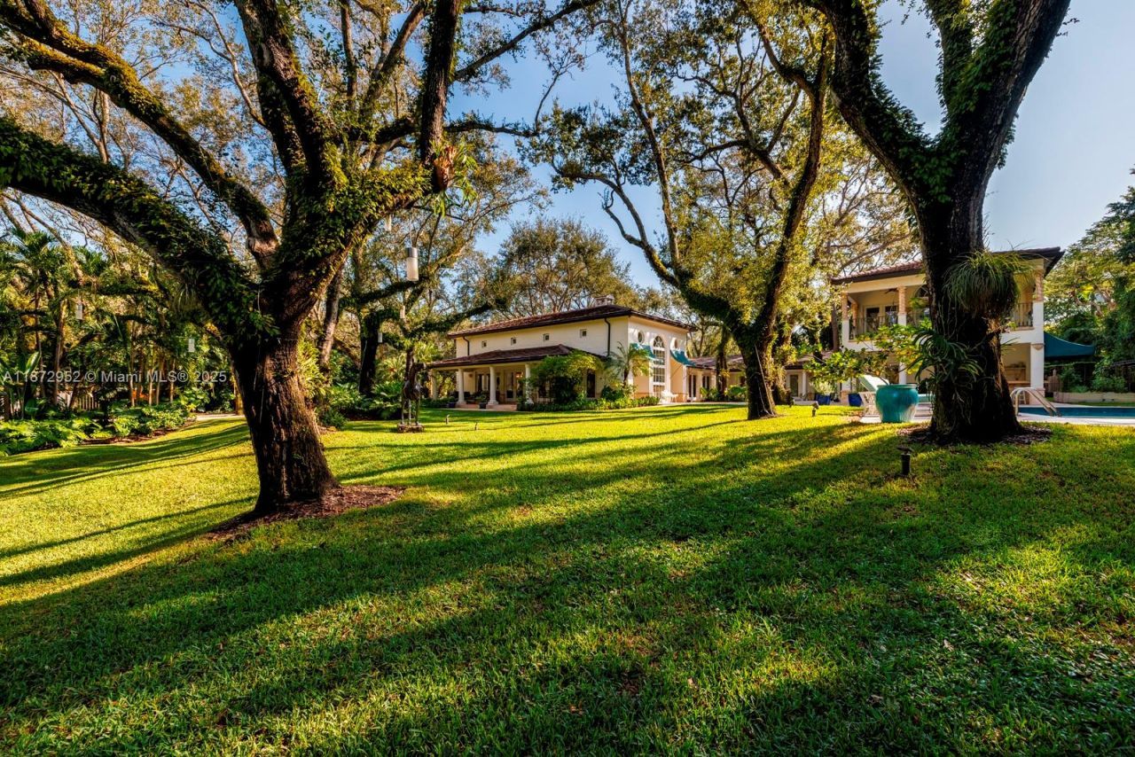 10100 Lakeside Dr, Coral Gables, FL 33156 Photo