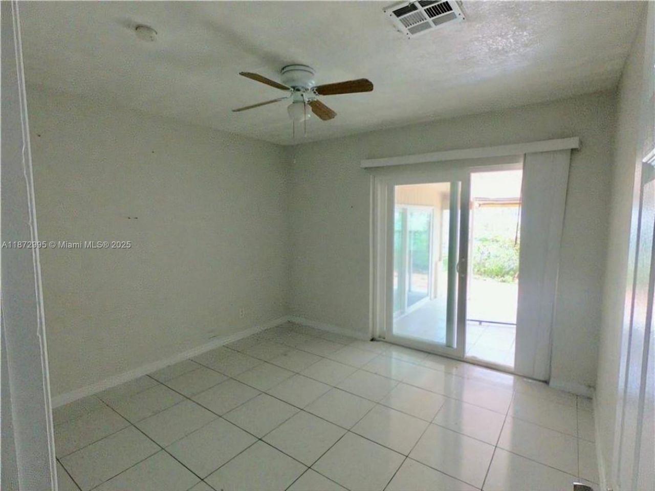 21140 NE 26th Ave, Miami, FL 33180 Photo