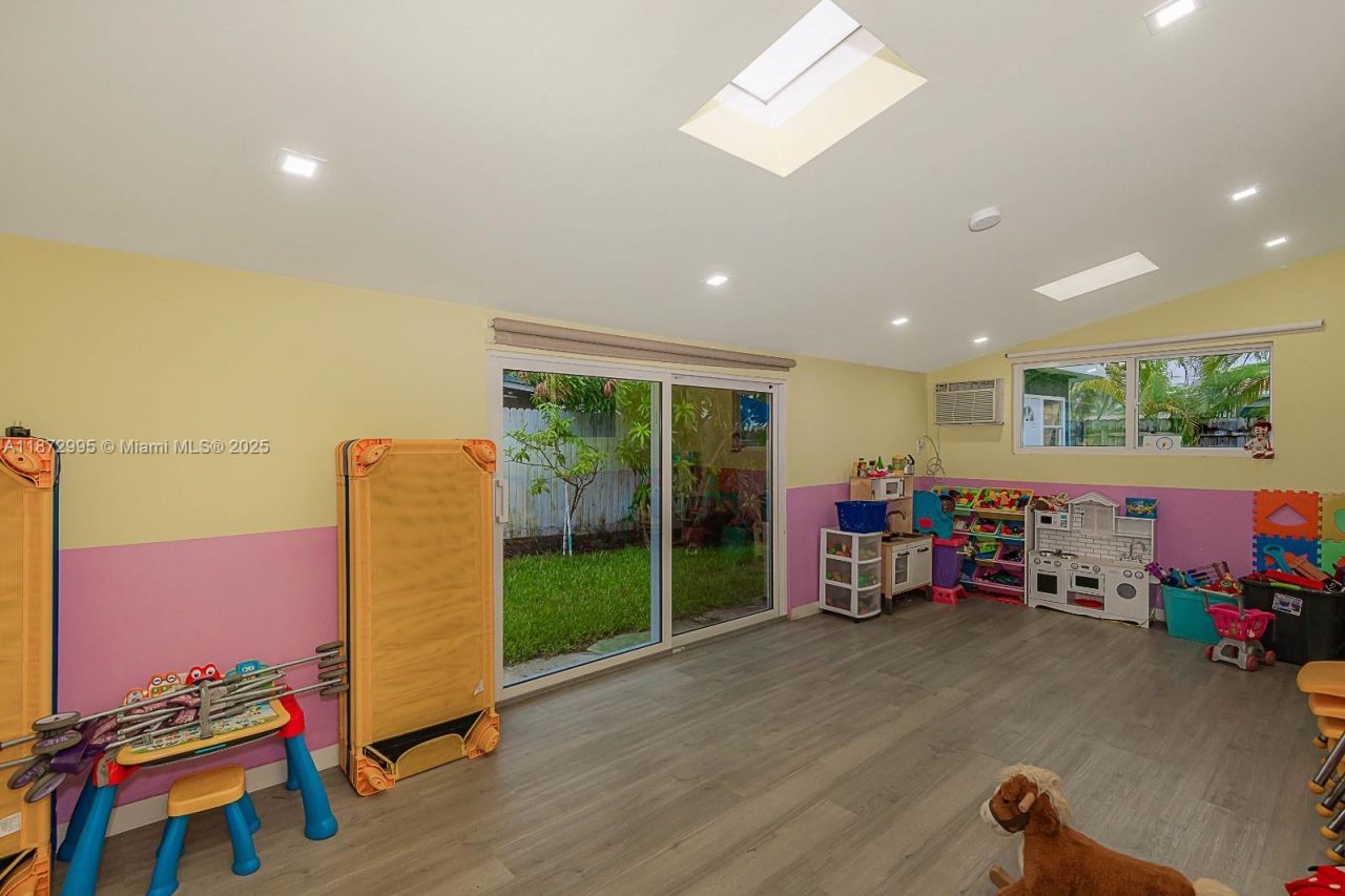 21140 NE 26th Ave, Miami, FL 33180 Photo