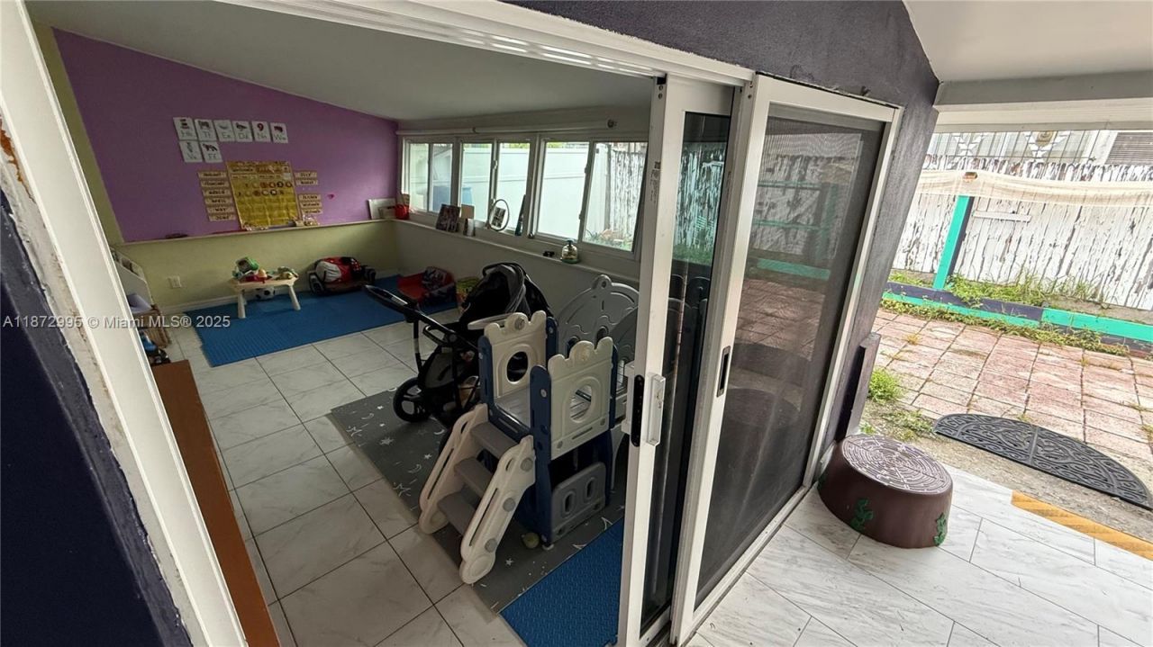 21140 NE 26th Ave, Miami, FL 33180 Photo