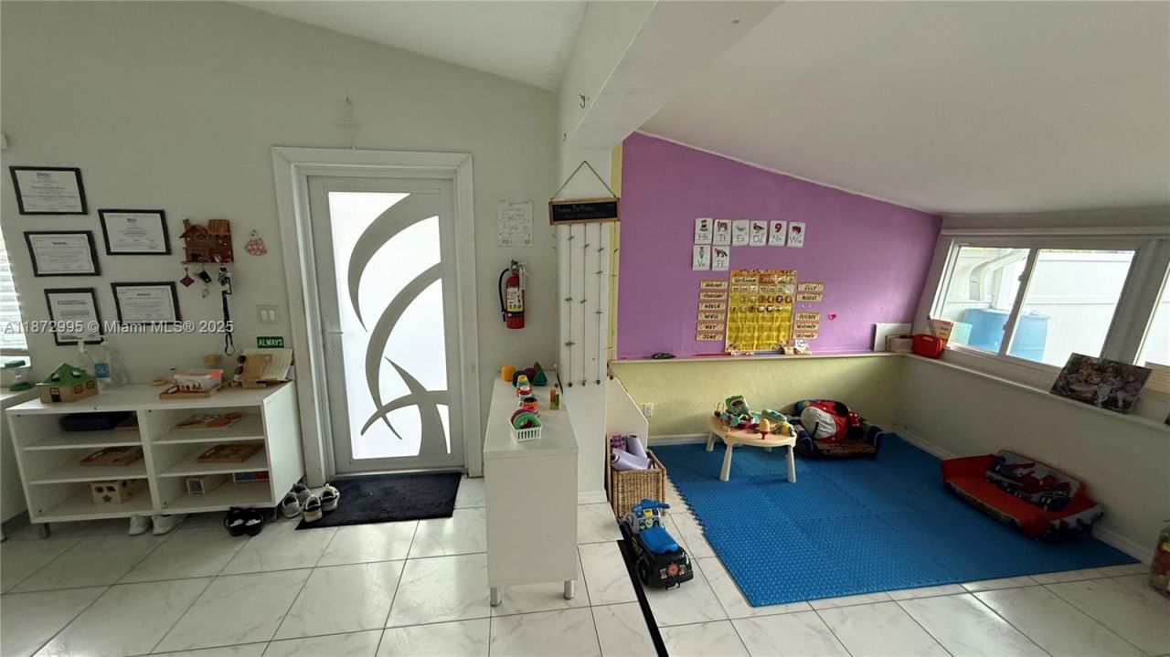 21140 NE 26th Ave, Miami, FL 33180 Photo