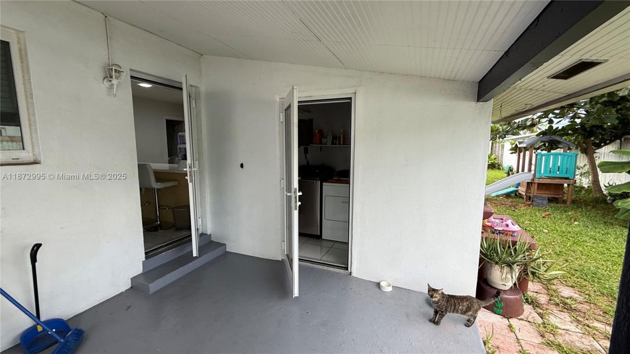 21140 NE 26th Ave, Miami, FL 33180 Photo