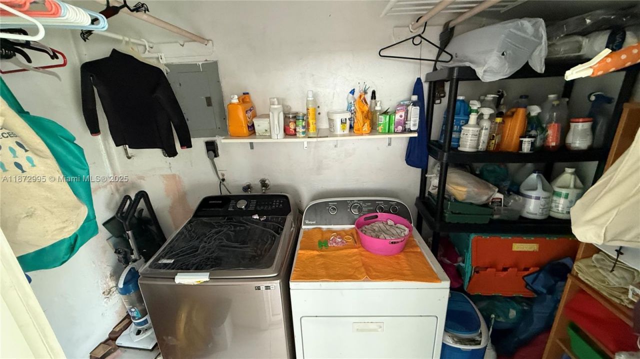 21140 NE 26th Ave, Miami, FL 33180 Photo