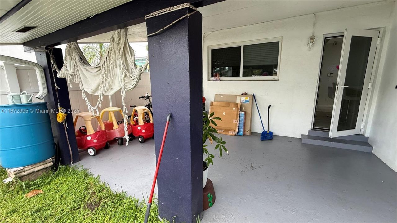 21140 NE 26th Ave, Miami, FL 33180 Photo