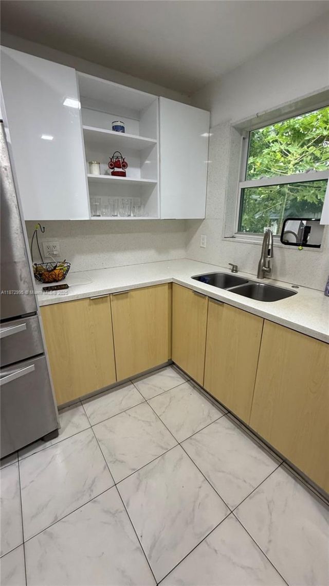 21140 NE 26th Ave, Miami, FL 33180 Photo