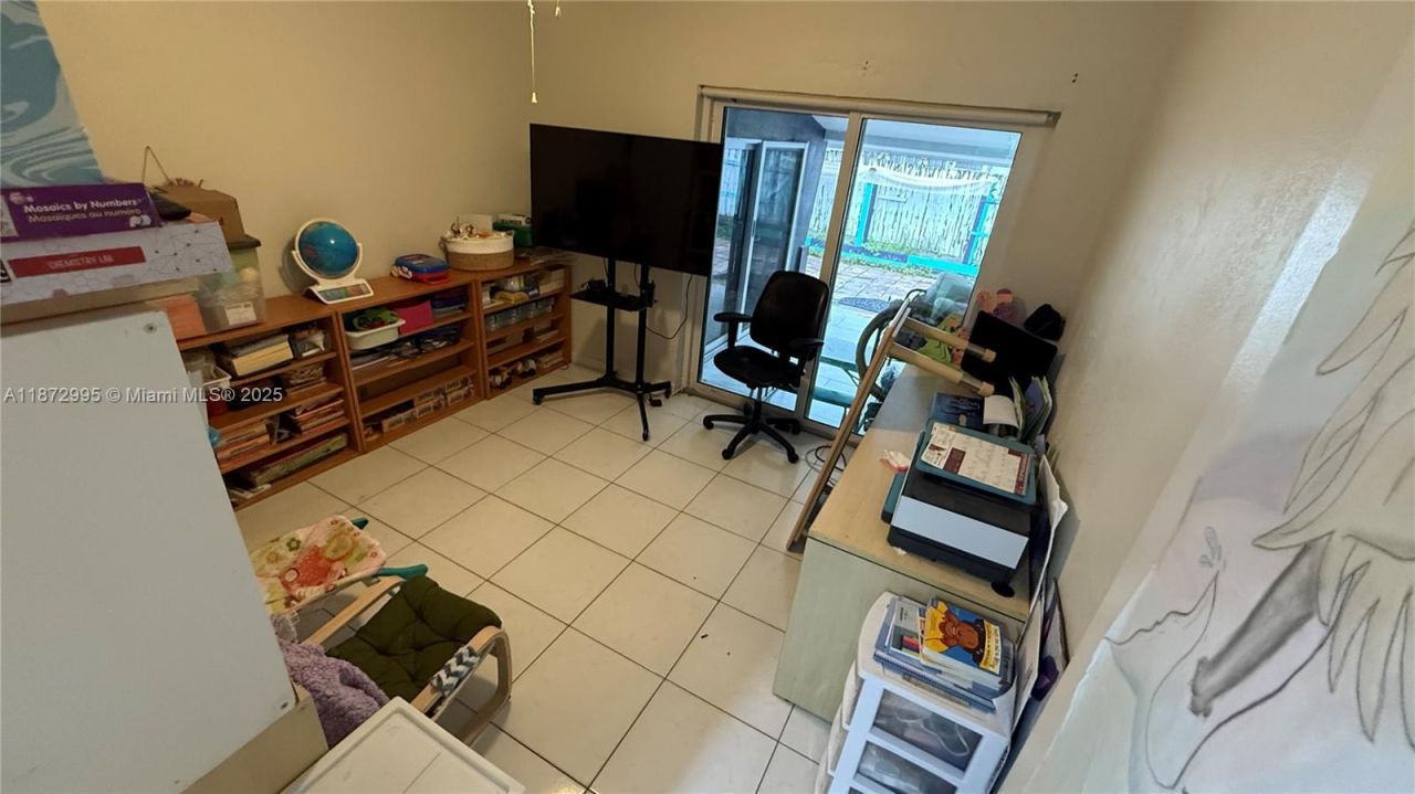 21140 NE 26th Ave, Miami, FL 33180 Photo