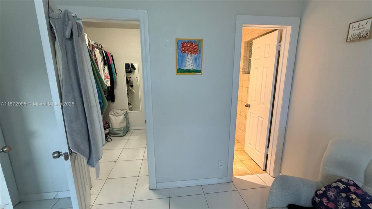 21140 NE 26th Ave, Miami, FL 33180 Photo