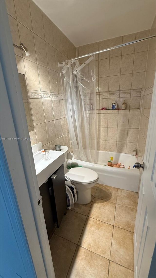 21140 NE 26th Ave, Miami, FL 33180 Photo