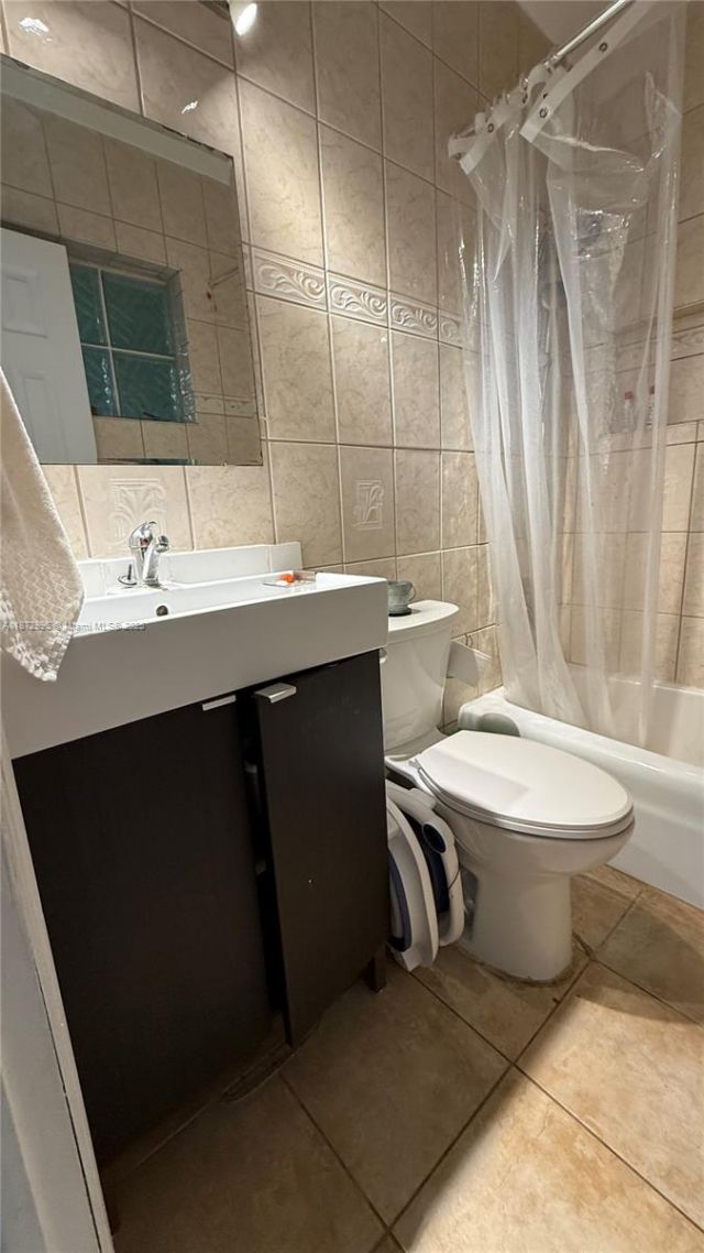 21140 NE 26th Ave, Miami, FL 33180 Photo