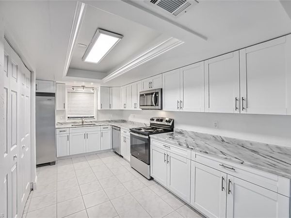 10022 Oxfordshire LN, Unit 105, FORT MYERS, FL 33908