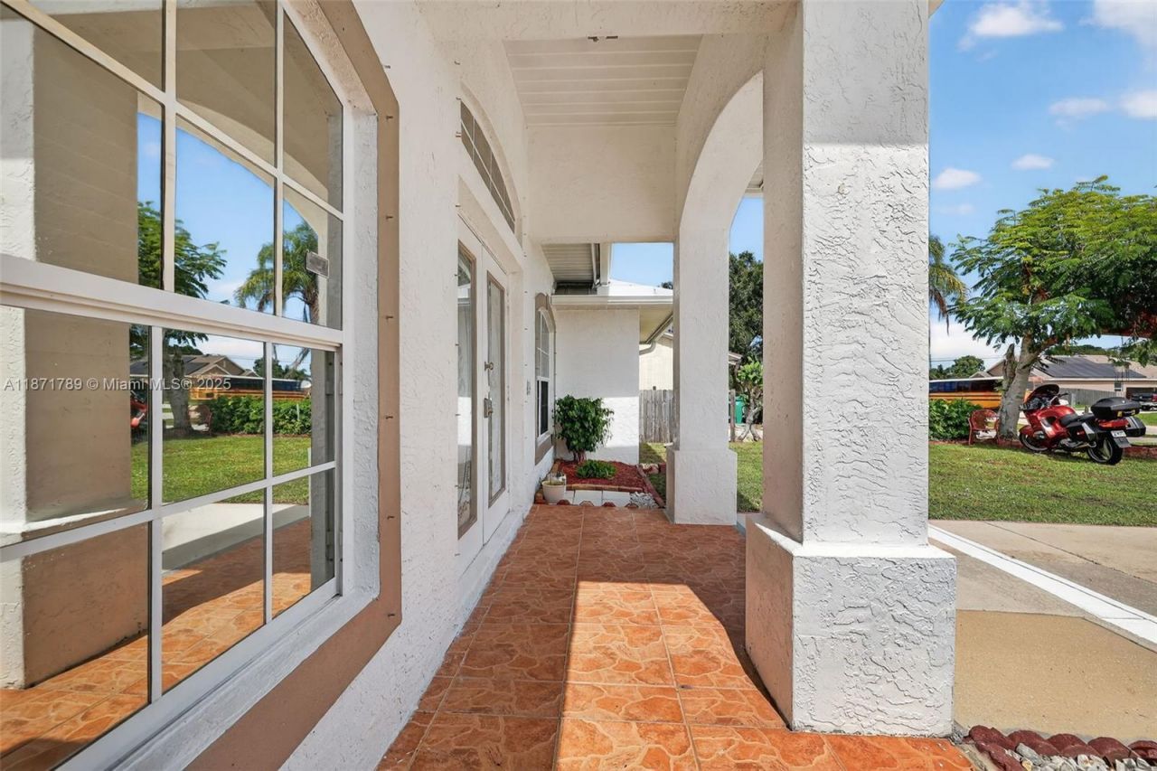 1019 SW California Blvd, Port Saint Lucie, FL 34953 Photo