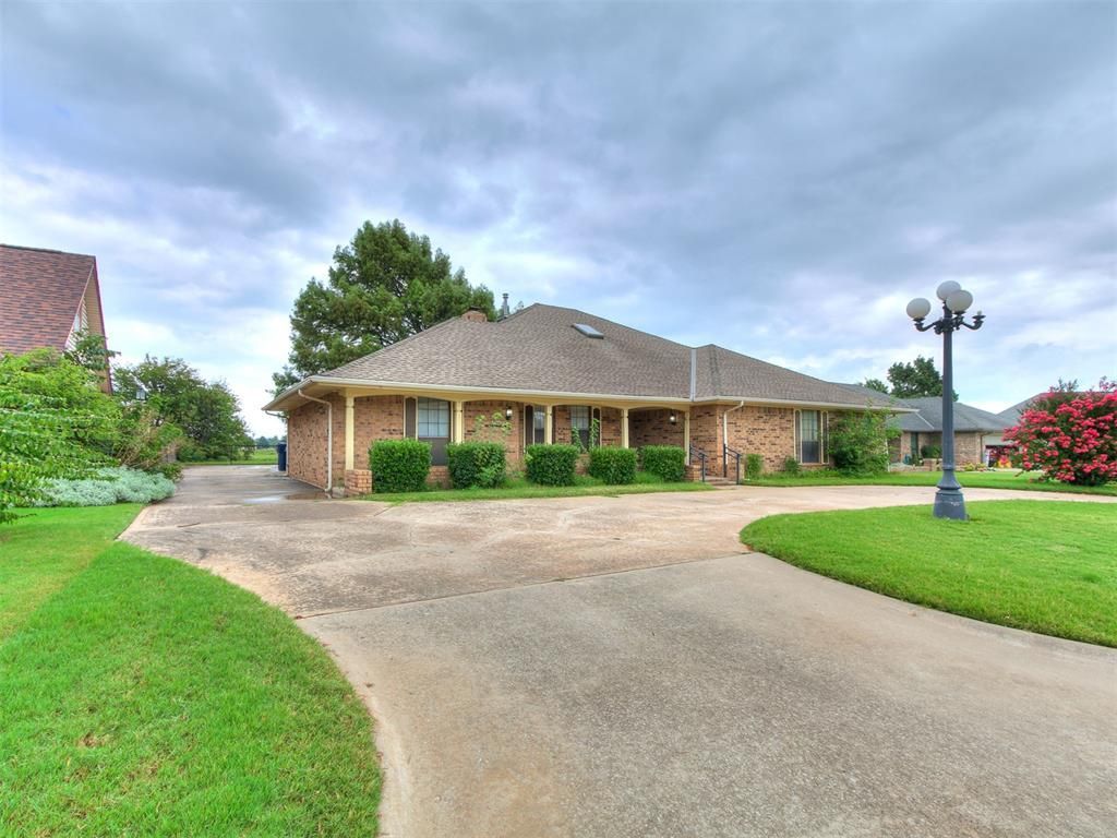 605 SW 111th Street, Oklahoma City, OK 73170 Main Photo