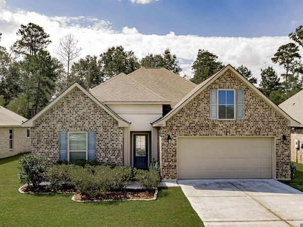 13717 Fig Dr, Denham Springs, LA 70726