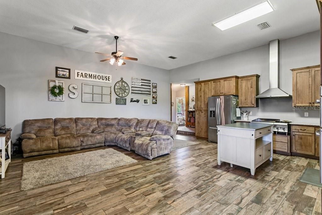 643 E State Road 100, San Mateo, FL 32187 Photo