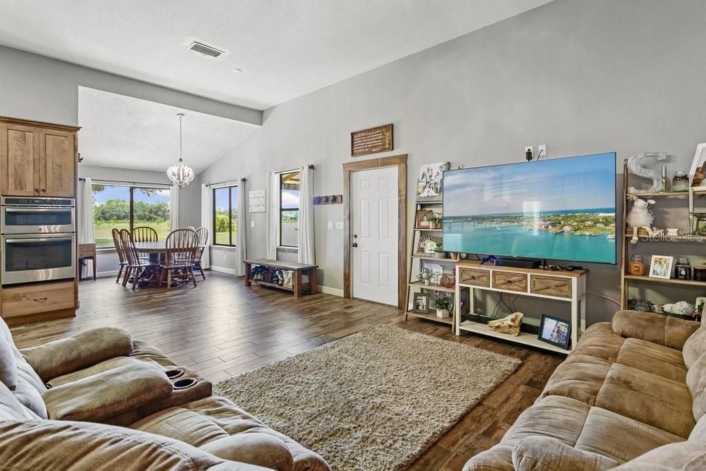 643 E State Road 100, San Mateo, FL 32187 Photo