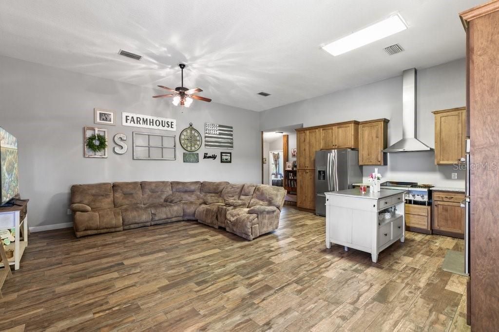 643 E State Road 100, San Mateo, FL 32187 Photo