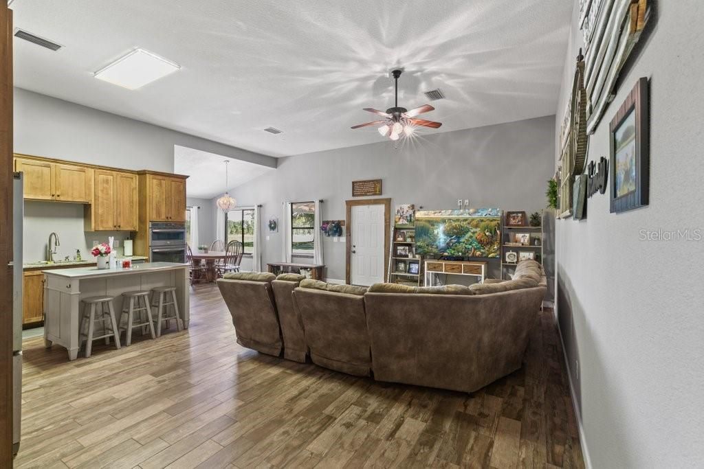 643 E State Road 100, San Mateo, FL 32187 Photo