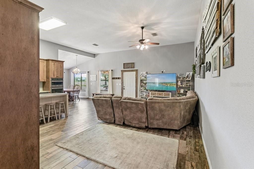 643 E State Road 100, San Mateo, FL 32187 Photo