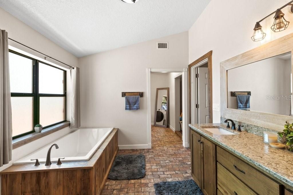 643 E State Road 100, San Mateo, FL 32187 Photo