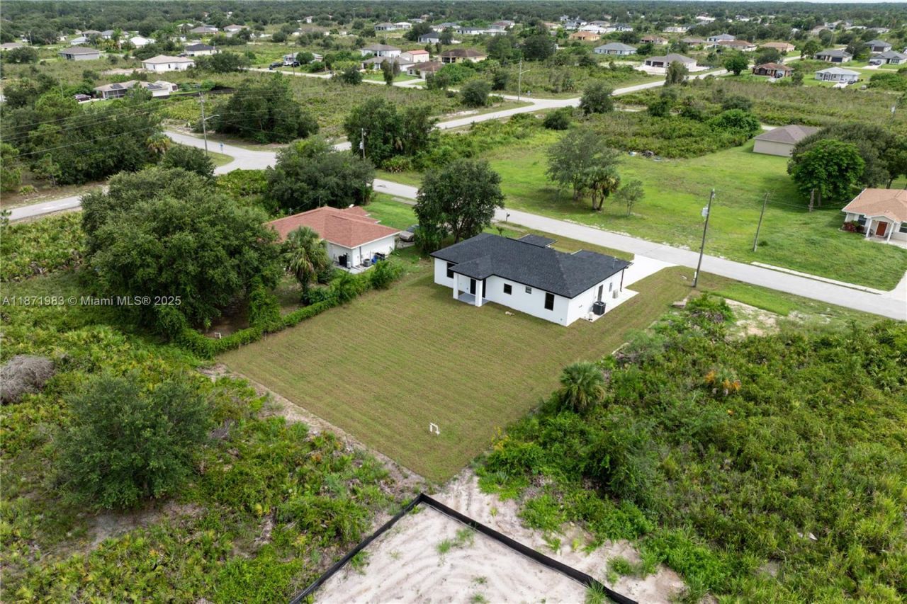 2804 73rd St W, Lehigh Acres, FL 33971 Photo