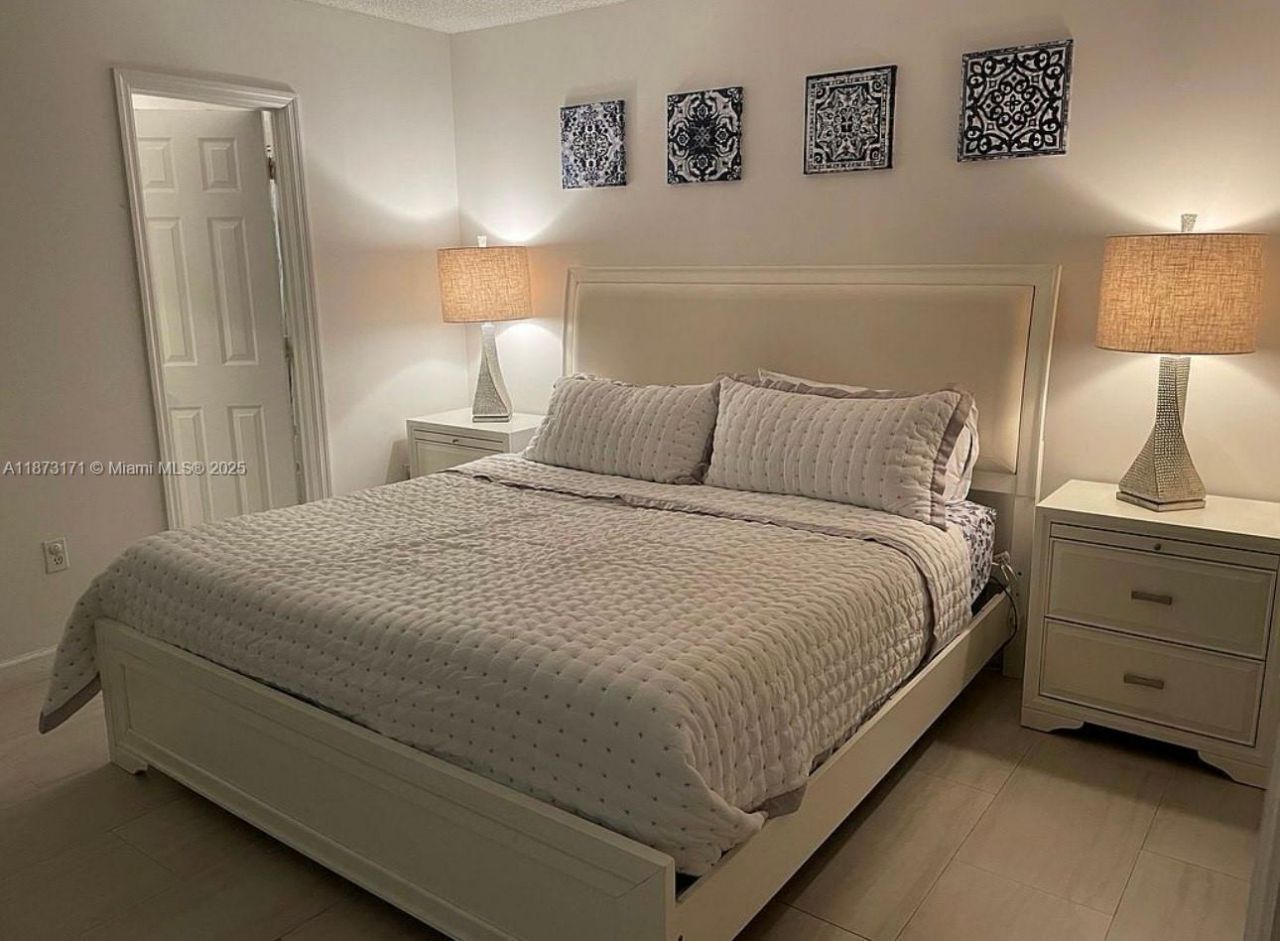 14353 SW 176th Ter, Miami, FL 33177 Photo