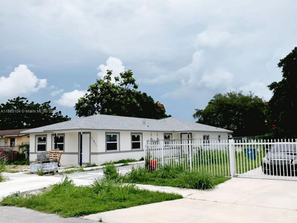 11911 SW 213, Miami, FL 33177