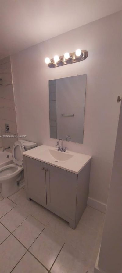 3033 NW 43rd Ave, Unit 108, Lauderdale Lakes, FL 33313 Photo