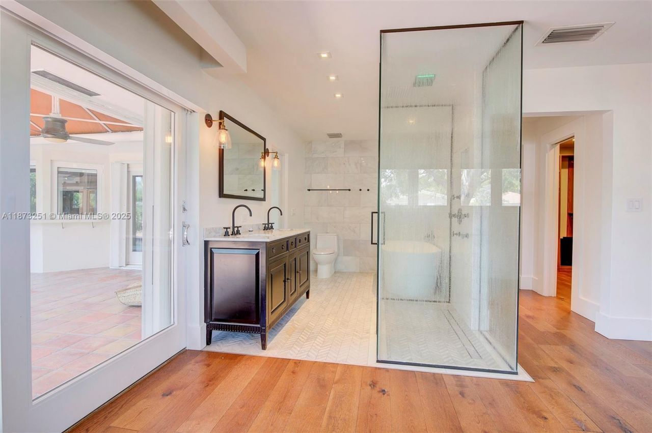 5240 NE 29th Ave, Fort Lauderdale, FL 33308 Photo